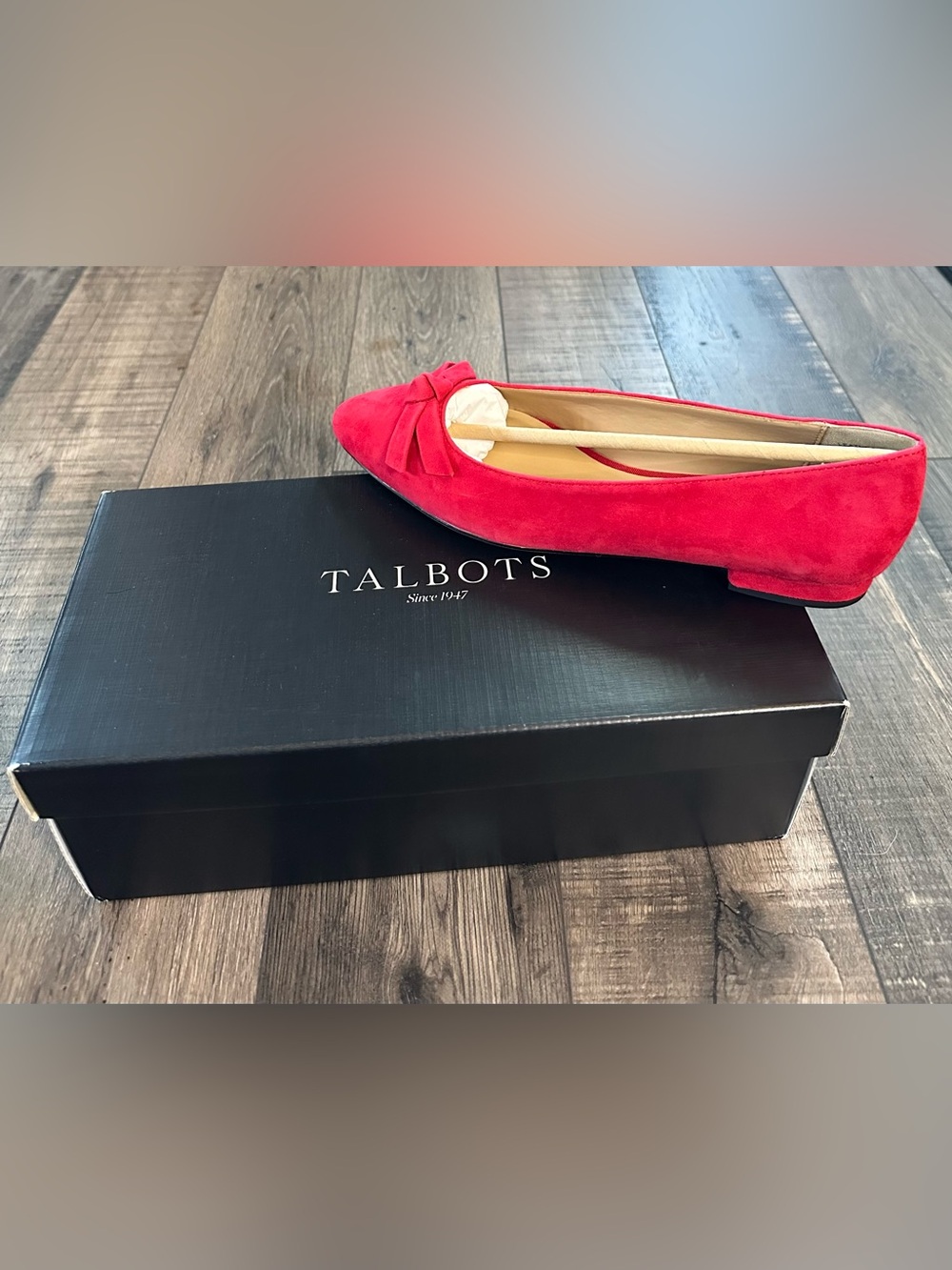 Talbot’s Women’s Suede Red Pop Edison Soft Bow Ballet Flats size 7.5 NEW IN BOX